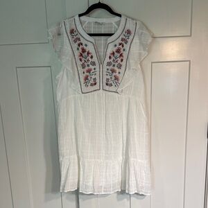 Sonoma Embroidered White fluttered sleeve dress. Great for cruising or vacation!